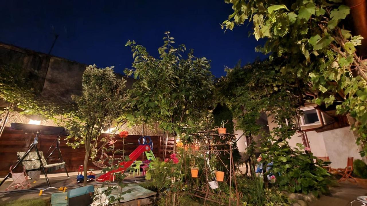 Garsoniera Cocheta Zona Coresi Mall Brasov Ngoại thất bức ảnh